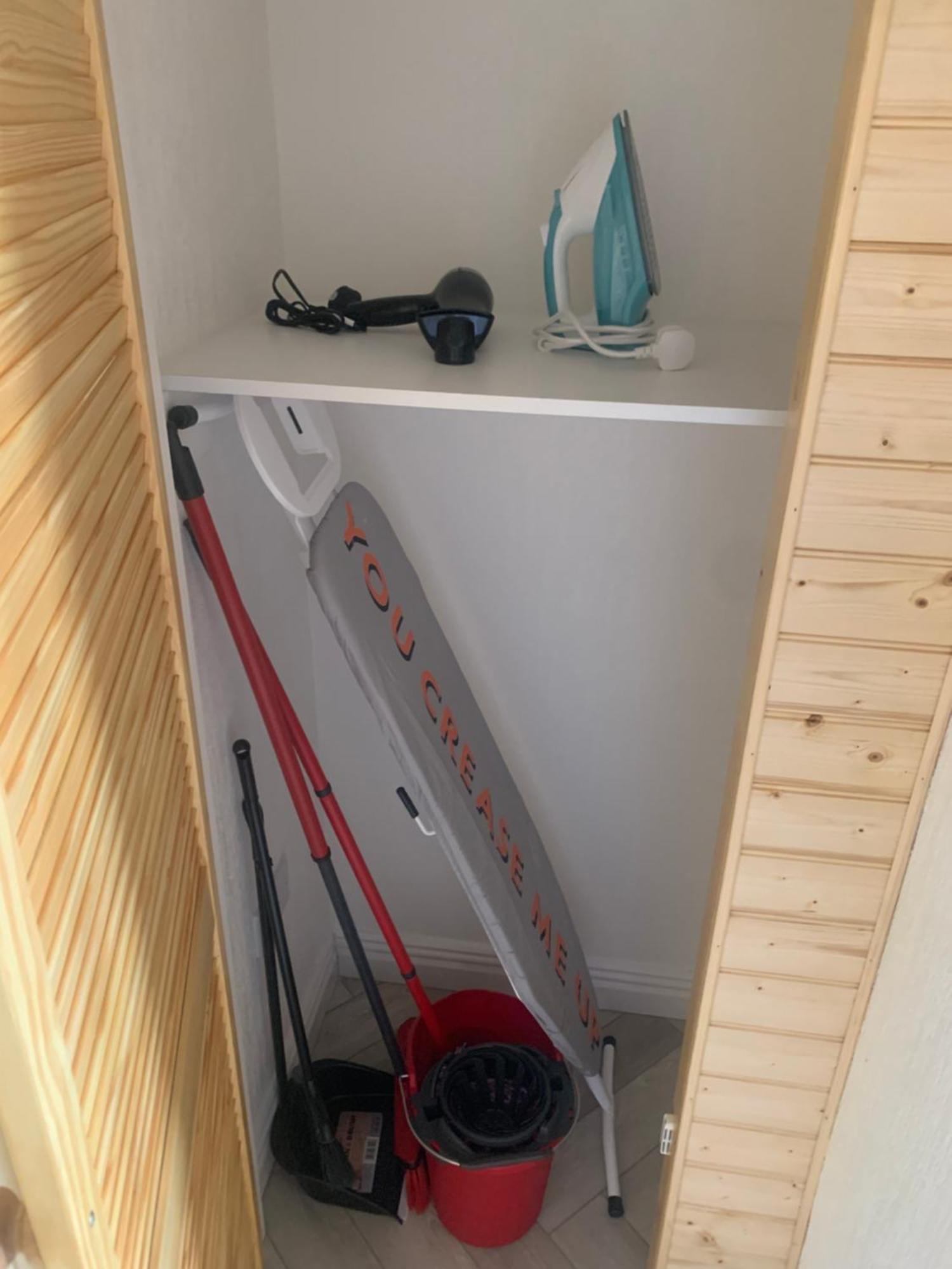Newly Renovated, Modern 3 Bed Apartment 워머슬리 외부 사진