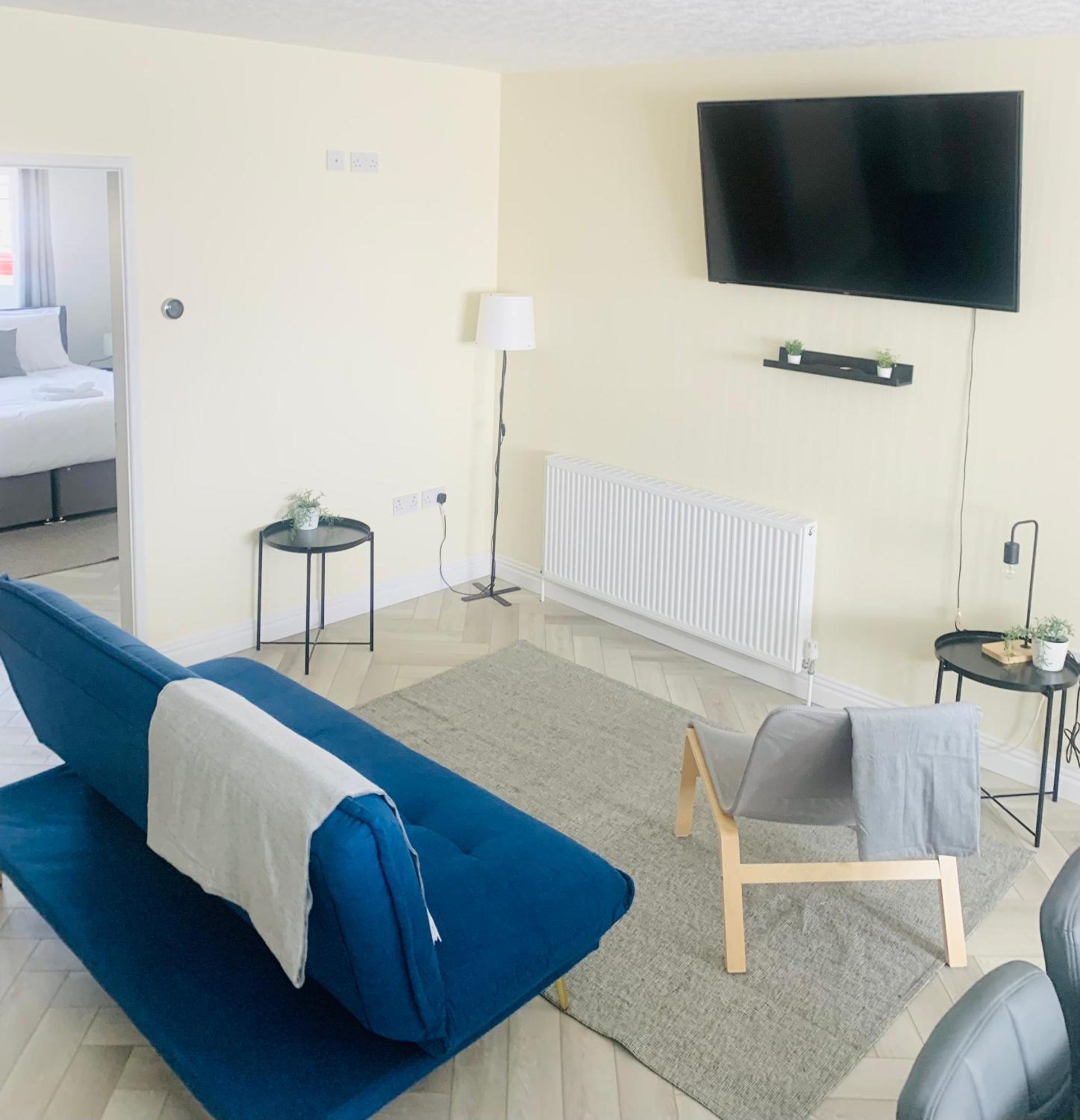 Newly Renovated, Modern 3 Bed Apartment 워머슬리 외부 사진